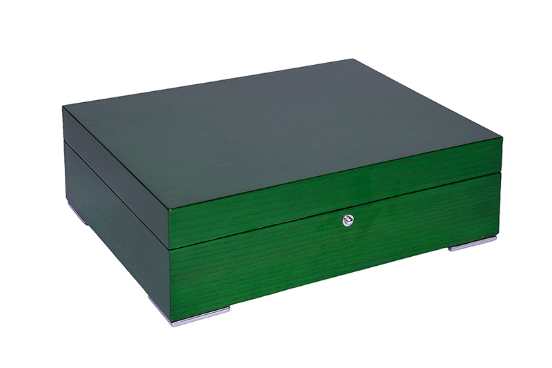 watch trunk