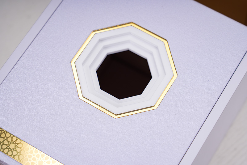 the details of perfume white box