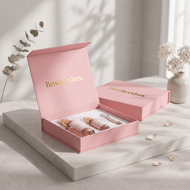 Lifestyle-Display von Brothers box in mehreren Farben für Hautpflege boxen mit mattem Finish.