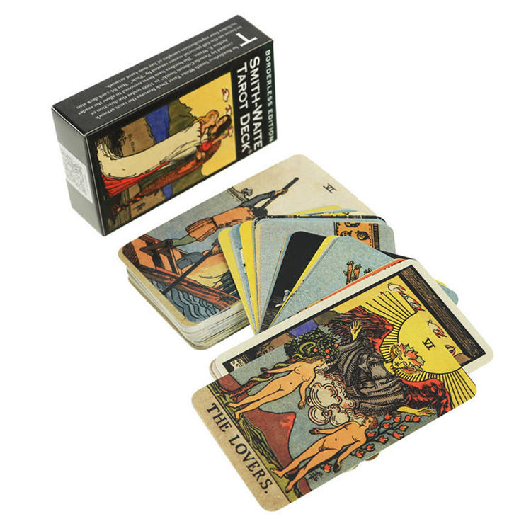 Fabricación de tarjetas de tarot de estilo vintage de alta calidad con ilustración de tarjeta de amantes clásicos.