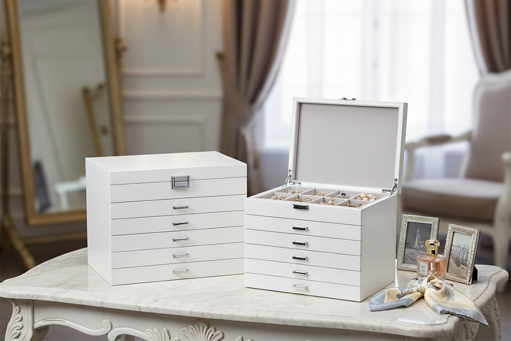 women's wood jewelry box