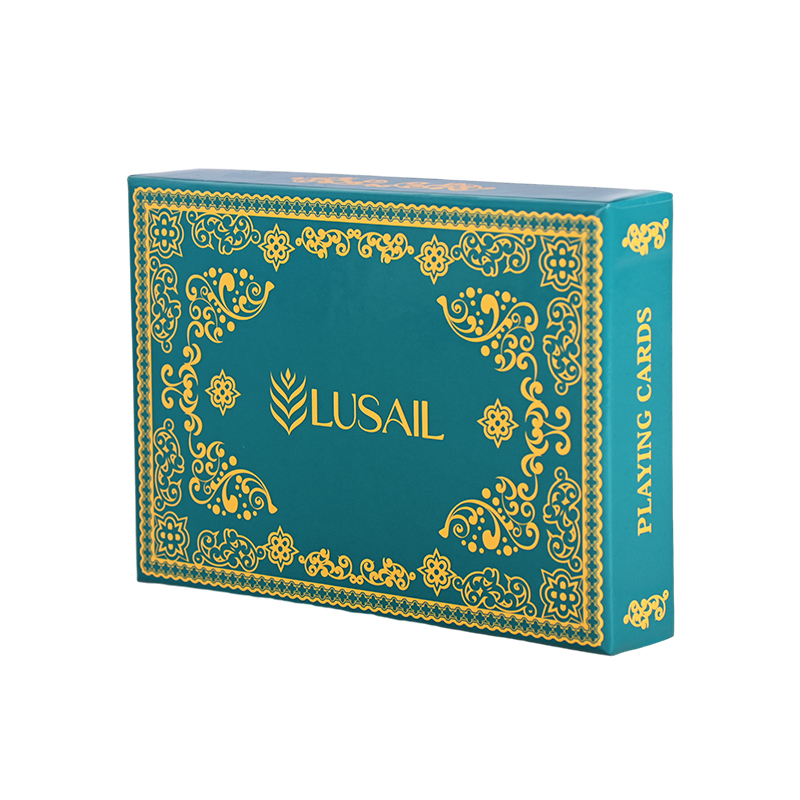 Intrincados bordes florales arabescos y patrones geométricos en barajas de tarjetas personalizadas de alta gama.