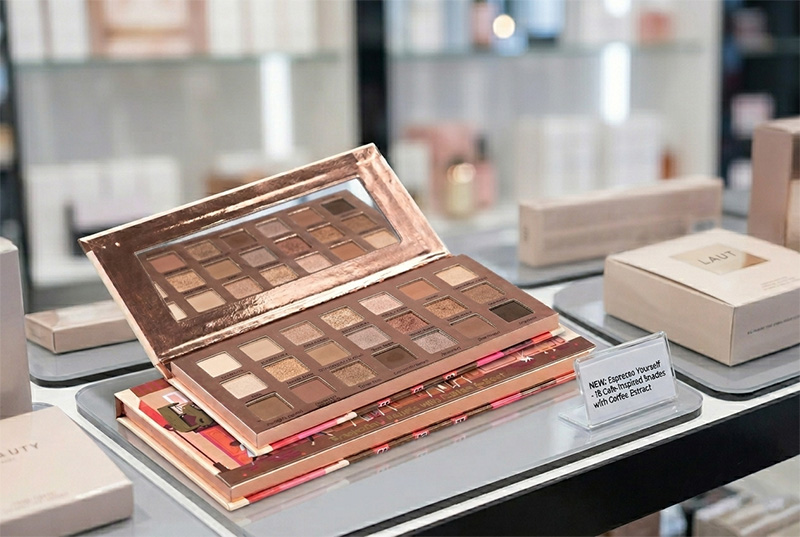 Vibrant Retail Eyeshadow Palette Packaging