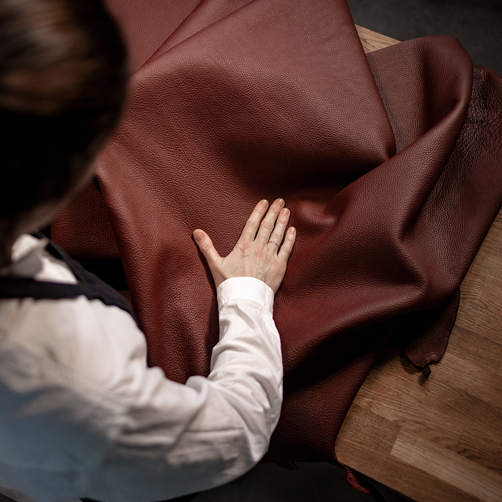 material selection of leather perfume box