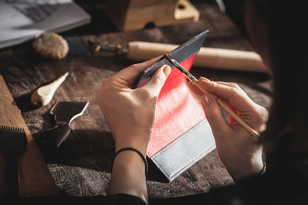 customized perfume leather handbag case