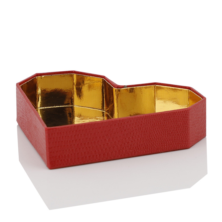 Top view of closed custom Valentine's Day heart gift box by Brothersbox