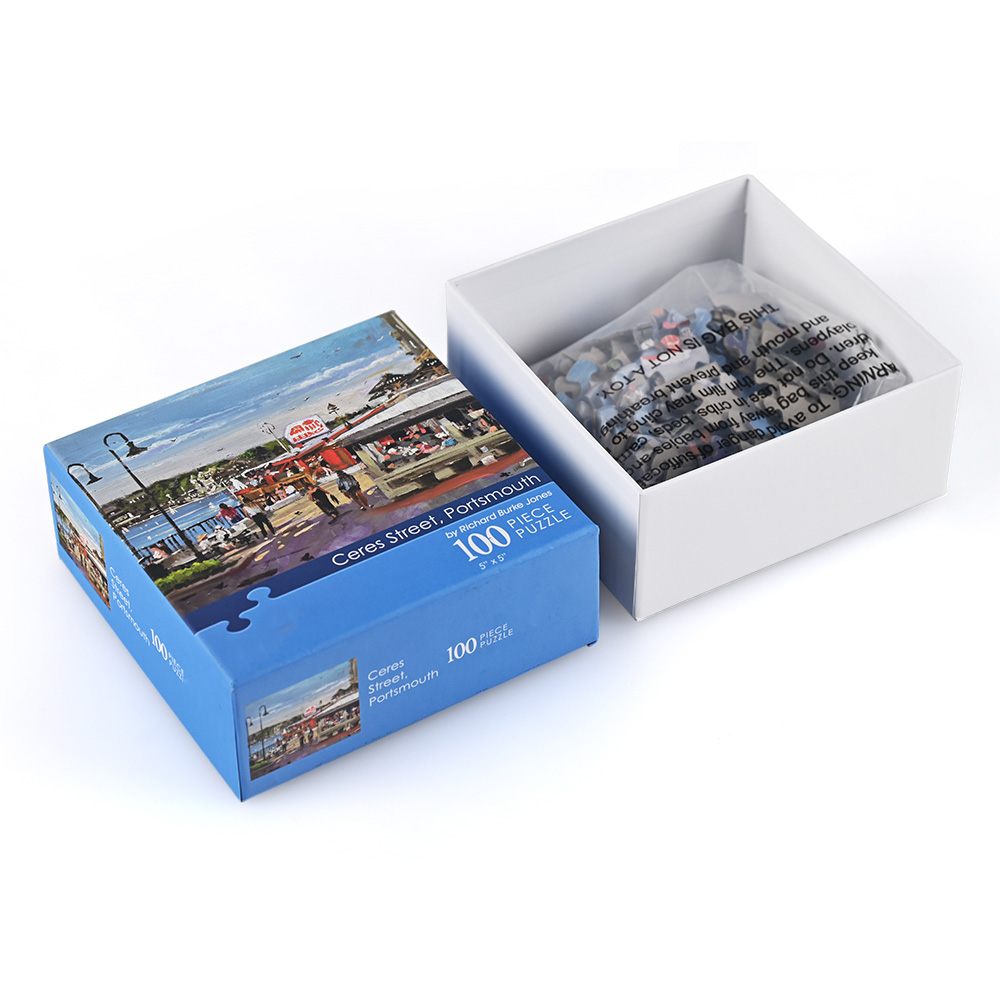 أحجية لعبة عائلية ليلية نابضة بالحياة من قطعة بانوراما للأطفال الصغار والأطفال.