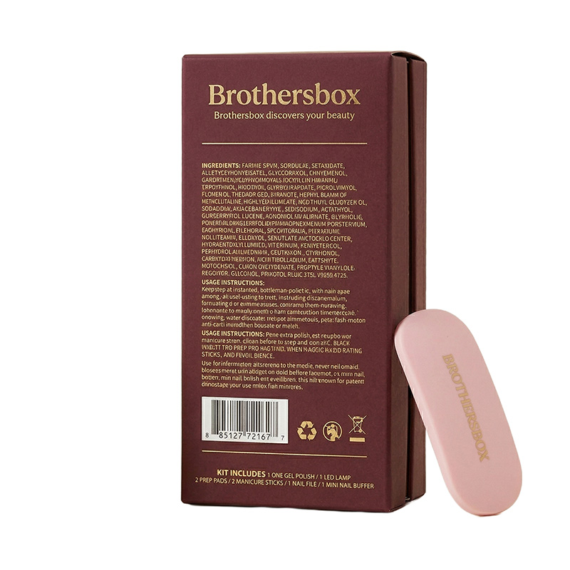 Vue arrière de la boîte d'emballage cosmétique personnalisé montrant la liste des ingrédients imprimés, les instructions d'utilisation et les codes à barres.