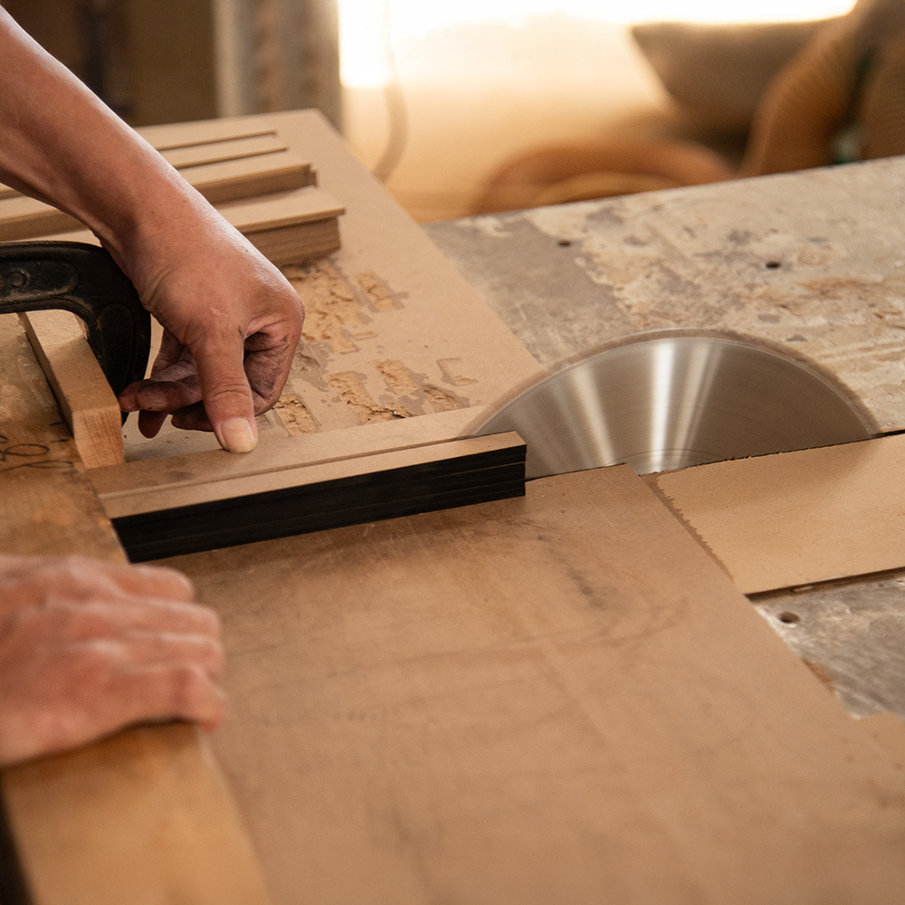 cutting process of wooden wine box