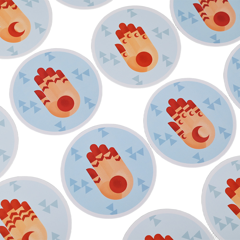 Variété de motifs symétriques d'art arabe sur des cartes de jeu rondes.