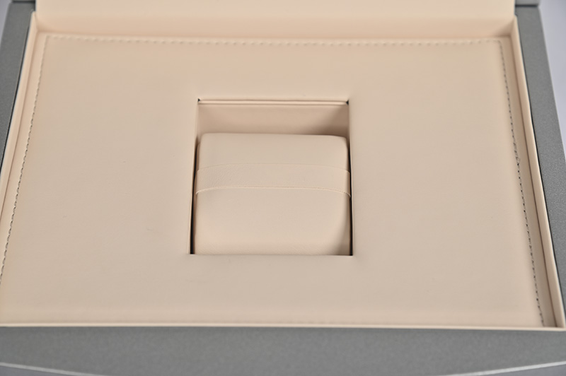 pillow of the watch box