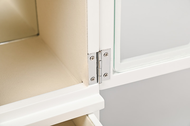 hinges of wooden jewelry box