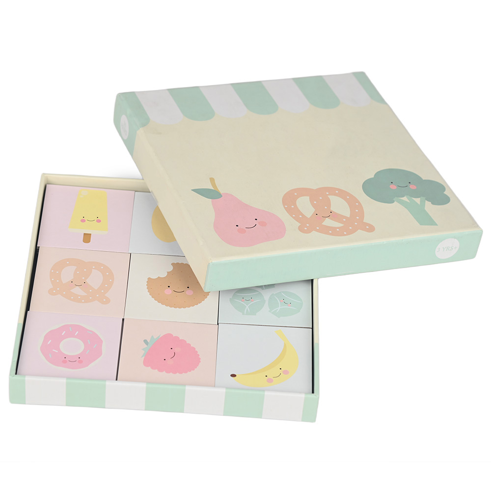 かわいい食べ物のイラストとカスタム印刷された教育メモリカードゲームボックス。