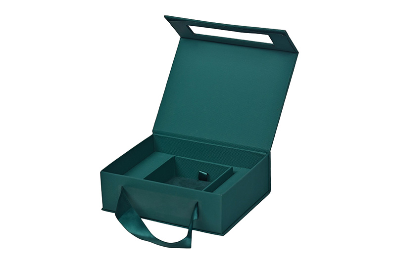 Boîtes à bijoux en carton