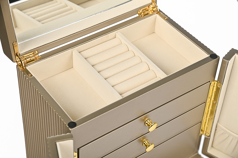 details of women's jewelry box wood