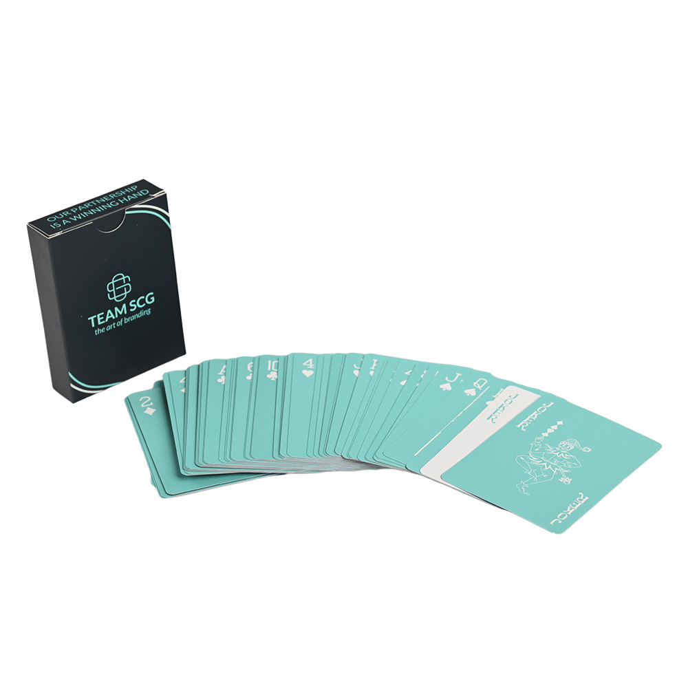 Cartas impresas personalizadas Premium con dados a juego en una caja de regalo magnética de marca.