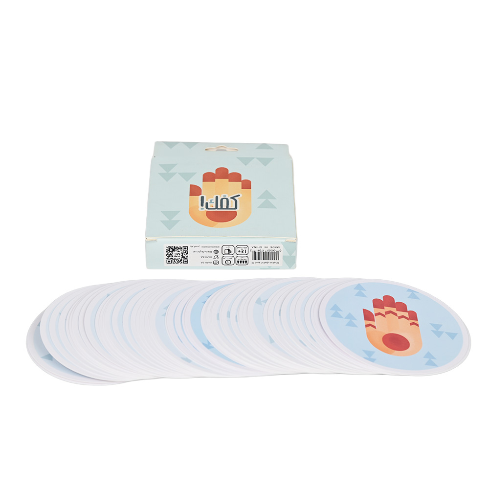 Fabrication professionnelle de jeux de cartes par Brothersbox avec des cartes circulaires découpées personnalisées.