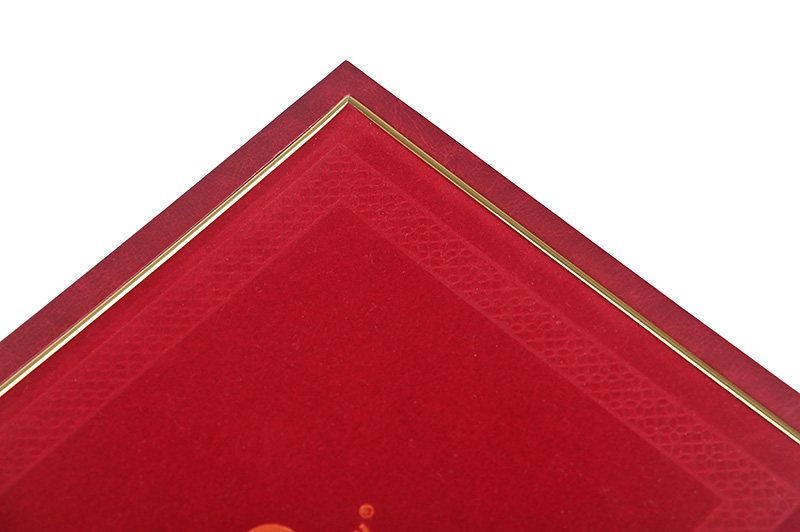 the details of perfume box