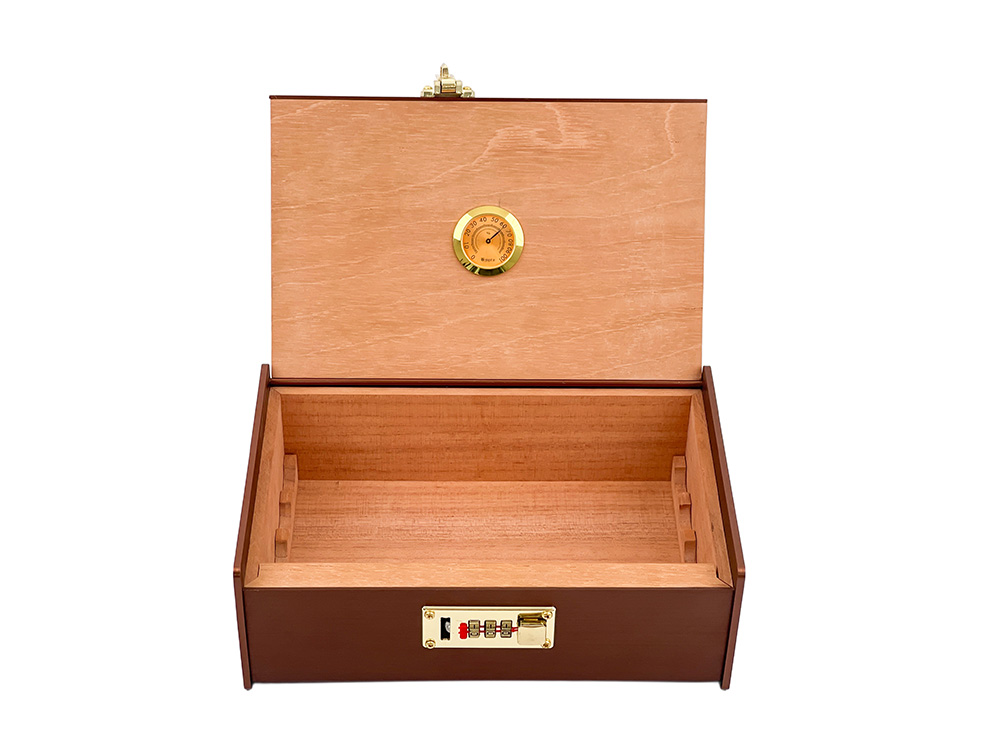 cigar case with hygrometer
