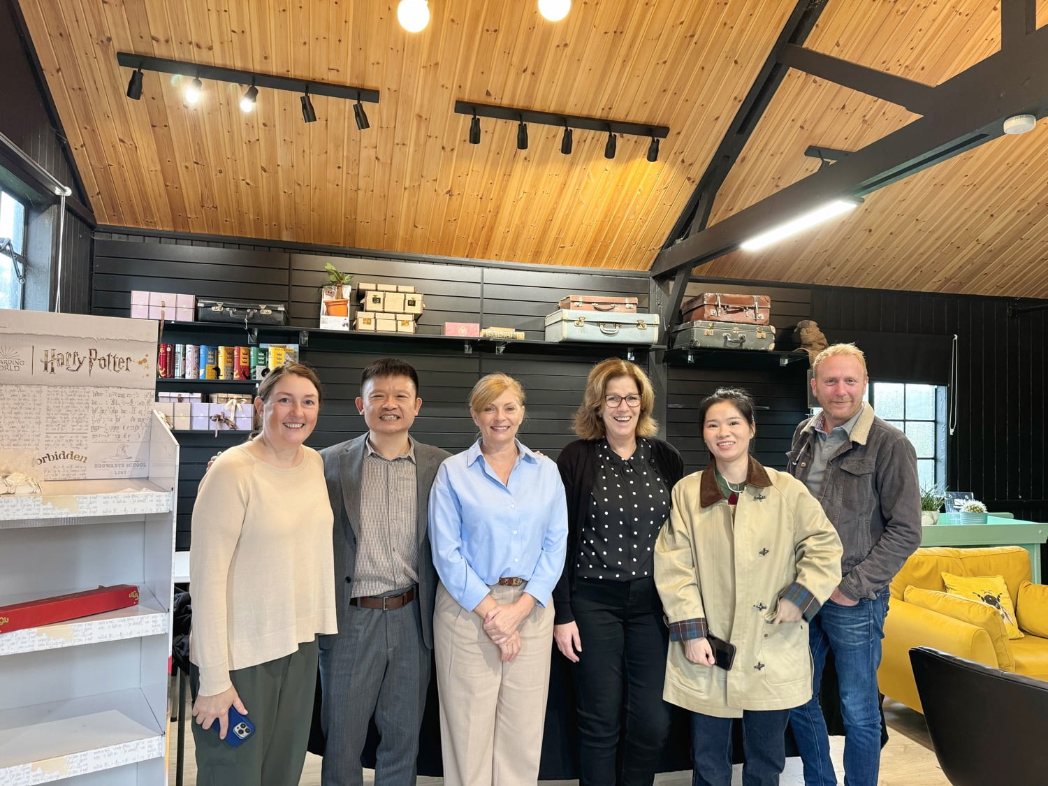 The photo of customers visit Brothersbox's China packaging factory