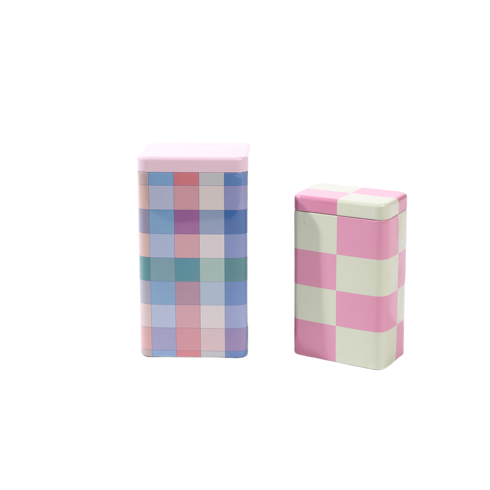 Boîte à thé en étain personnalisable avec imprimé géométrique à carreaux colorés.