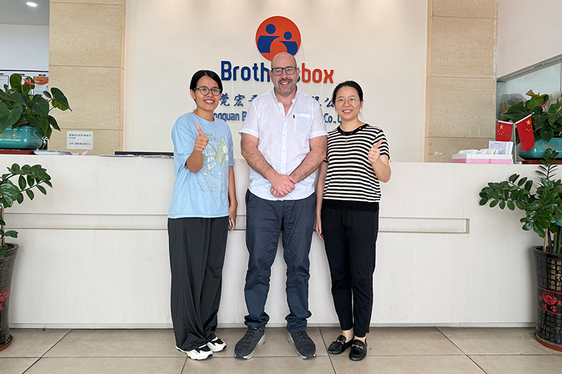 Australian customers visit Brothersbox's factory