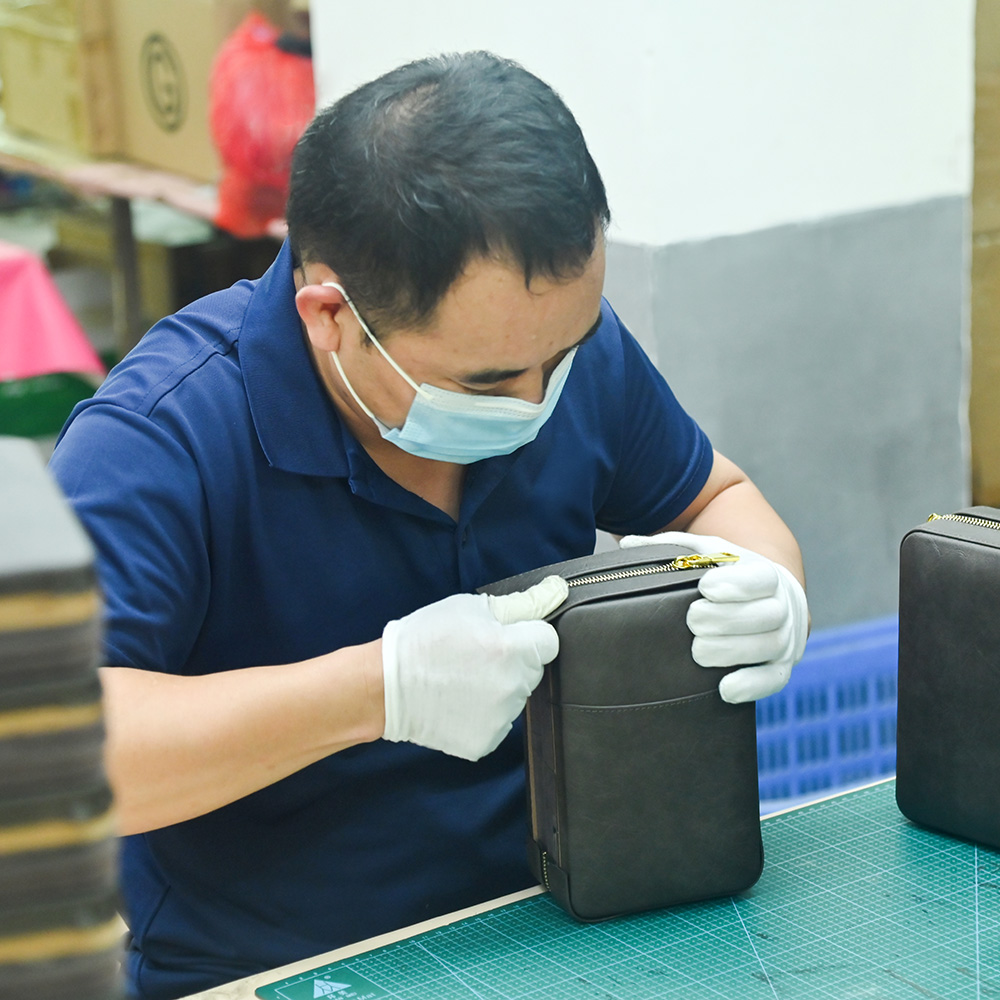 zipper installation of leather cigar box