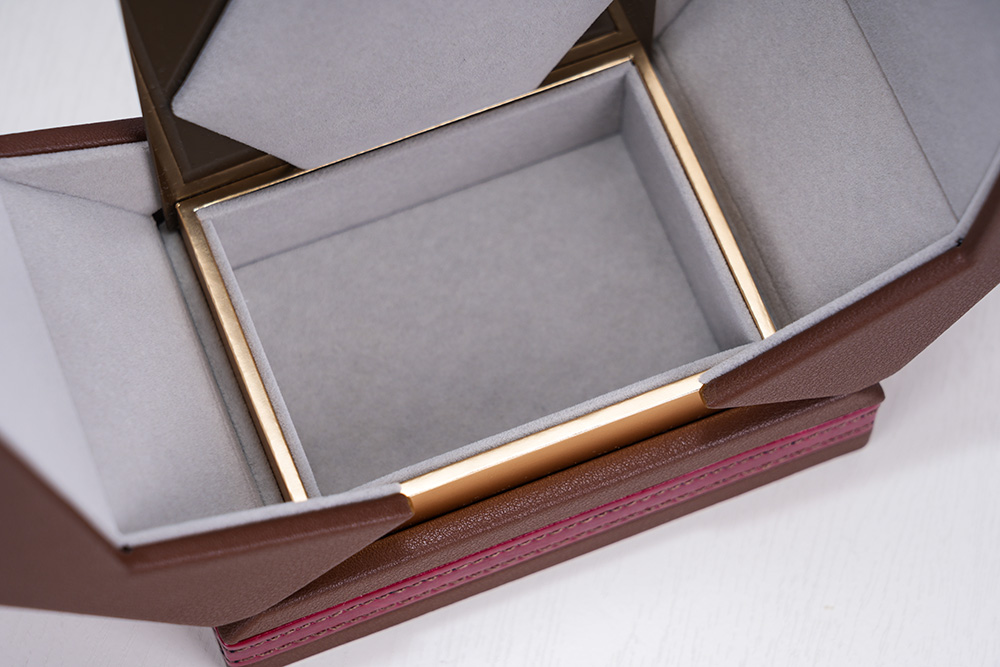 Perfume box details