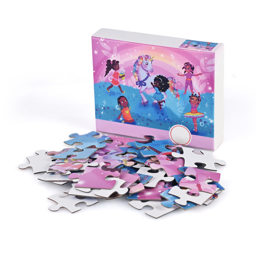女の子のためのカスタムストレージボックスで42ピースのジグソーパズルのピースをScatred。