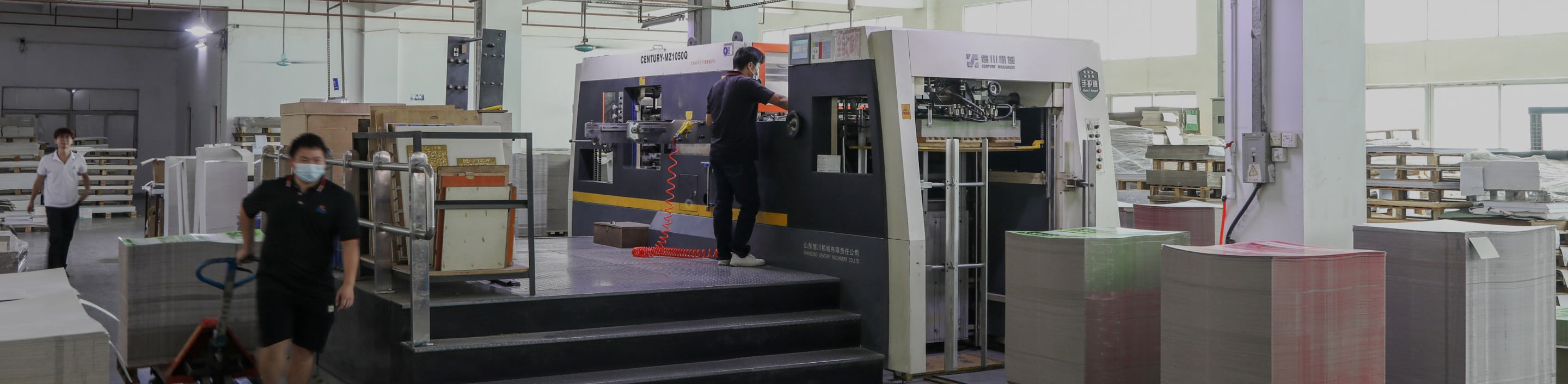 Precision-driven automation and state-of-the-art facilities ensure high-capacity, consistent quality for every gift box.