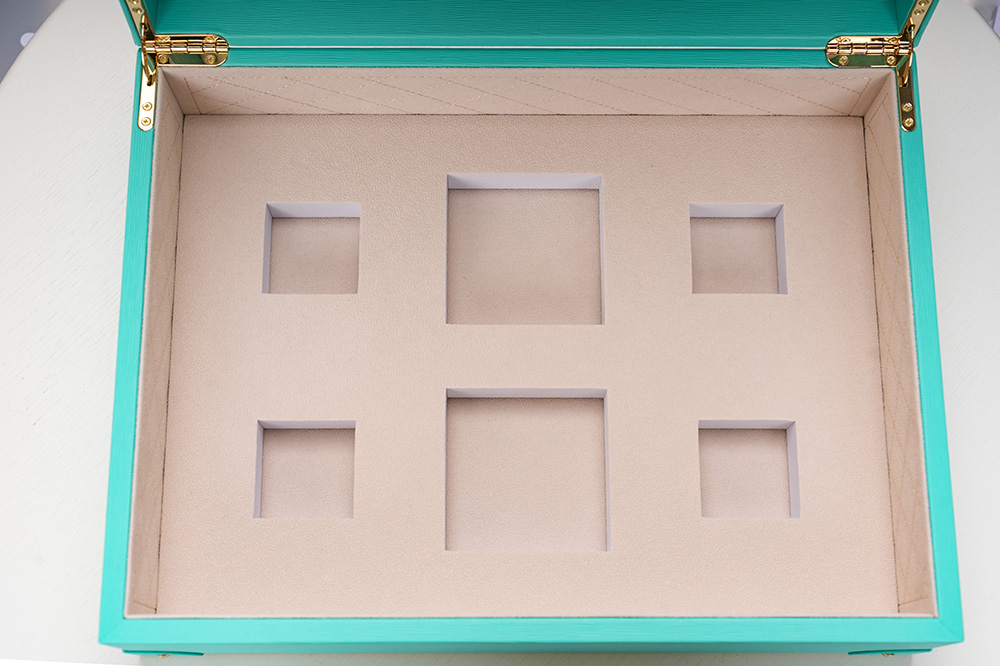The inner lining of the perfume box