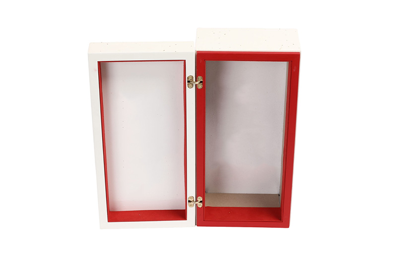 Caja de almacenamiento de vino de madera estilo libro abierto con marco interior rojo y bisagras doradas