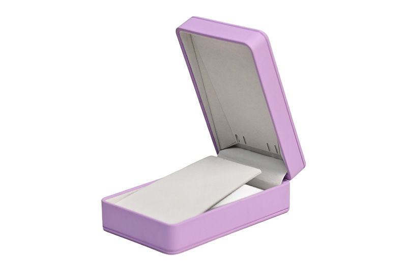 Caja de collar de cuero personalizado