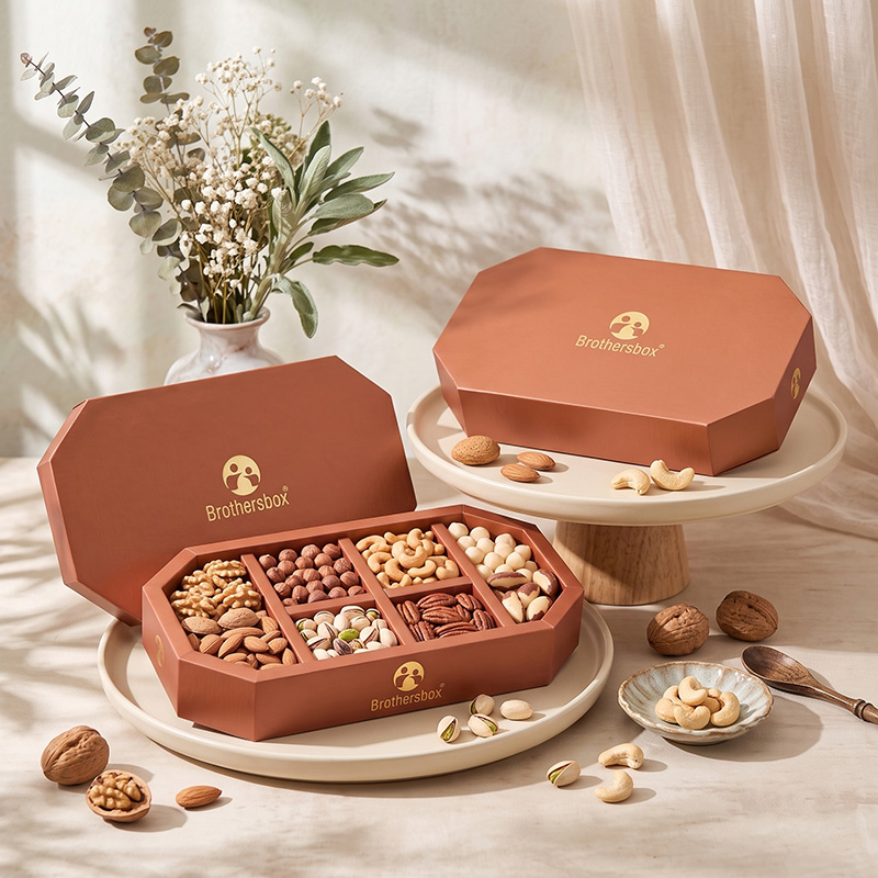 Lifestyle-Produkt aufnahme von Brothers box eleganten achteckigen Geschenk boxen für Trocken früchte auf Ausstellungs ständen.