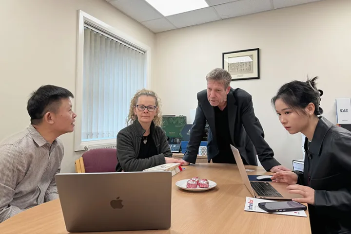 consultation of luxury gift box