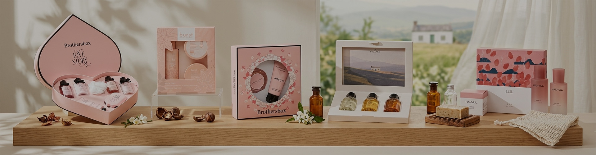 Align your beauty brand with modern values using our sustainable, FSC-certified body care packaging solutions that never compromise on elegance or durability. We specialize in creating plastic-free, biodegradable gift sets that reflect your commitment to the planet while maintaining the high-quality aesthetic your discerning clientele expects.
