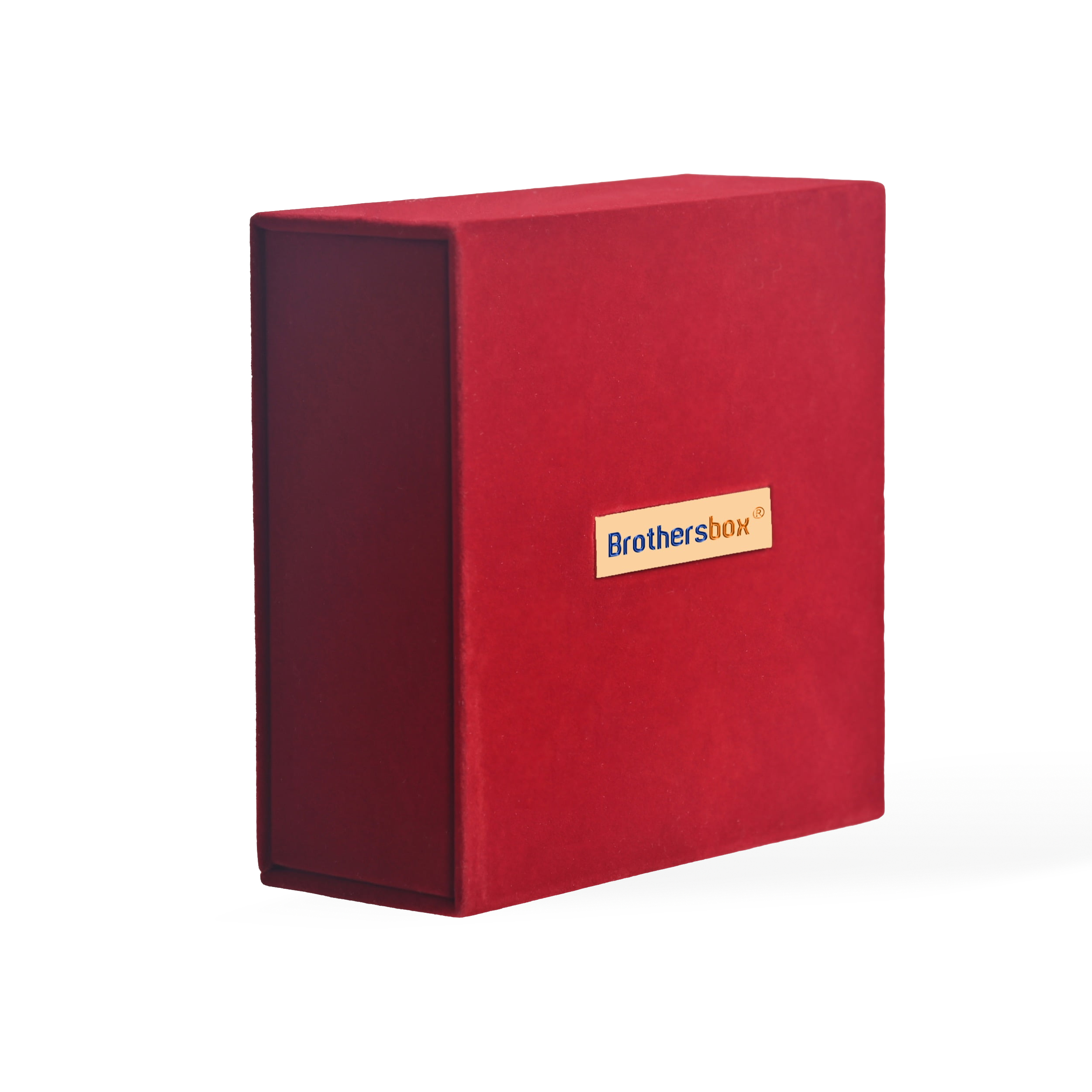 マグネット式でゴールドのロゴプレートが付いた、ラグジュアリーなレッドベルベットの香水ボックス。