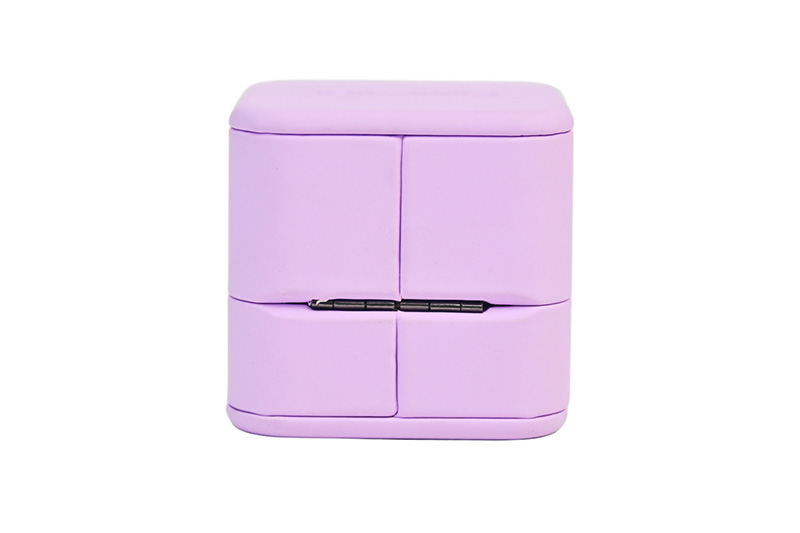 Caja de anillo de cuero de lujo