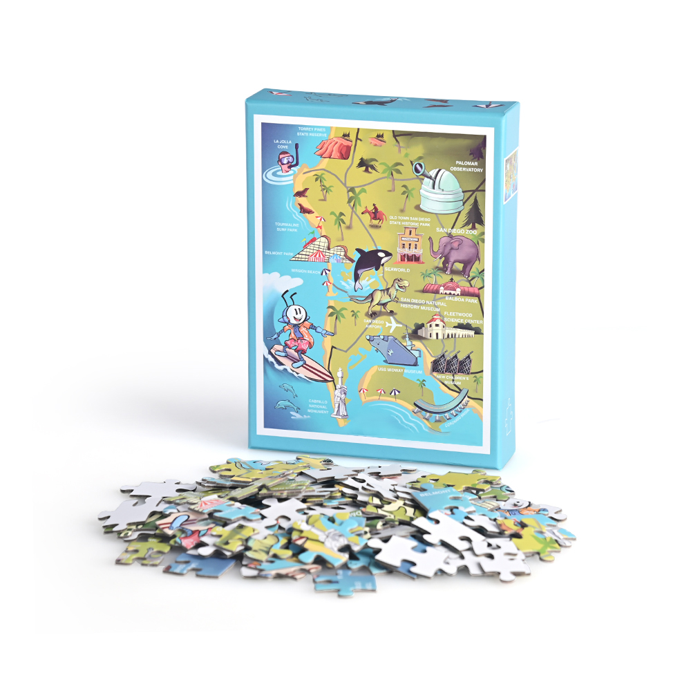 Aufrechte San Diego Karte Kinder Puzzle-Box mit einem Stapel von verstreuten ineinandergreifen den Teilen angezeigt