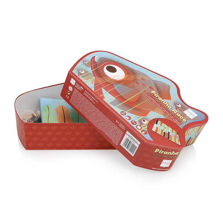 مجموعة كاملة من لعبة طاولة اللعب الصغيرة بما في ذلك القصدير على شكل سمكة ومكونات خشبية.