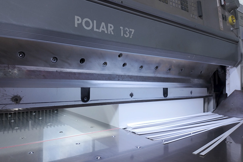 Our CCD optical alignment and automated cutting yield a microscopic precision of ±0.05mm. 